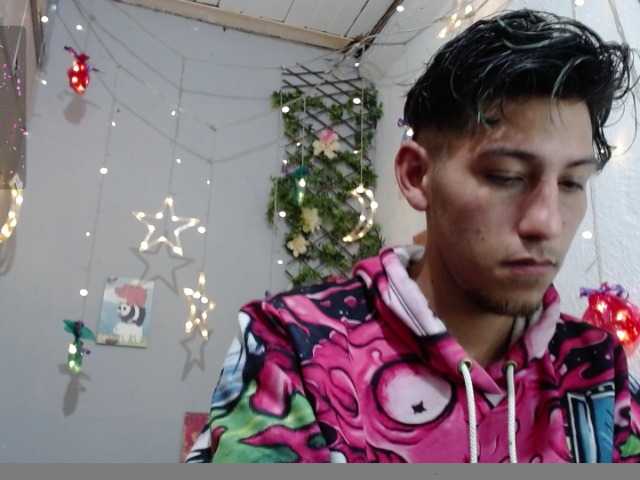 Live sex webcam photo for Kile-xxx #277200676