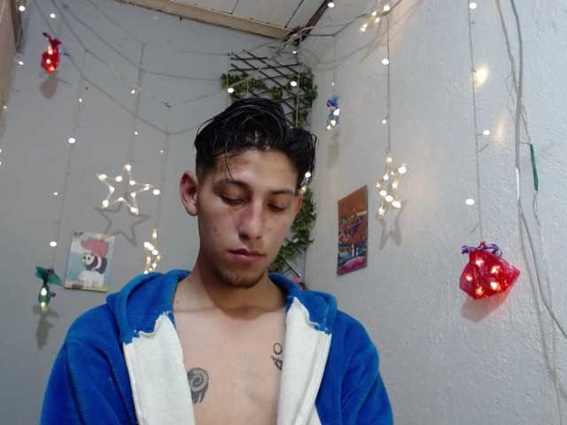 Live sex webcam photo for Kile-xxx #277206355