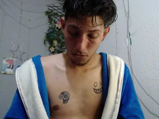 Live sex webcam photo for Kile-xxx #277229117