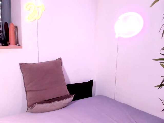 Live sex webcam photo for Kim-Lana #274043050