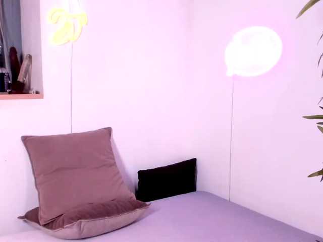 Live sex webcam photo for Kim-Lana #274054749