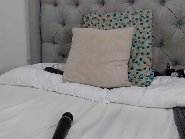 Live sex webcam photo for Kim-sweetlove #275426867