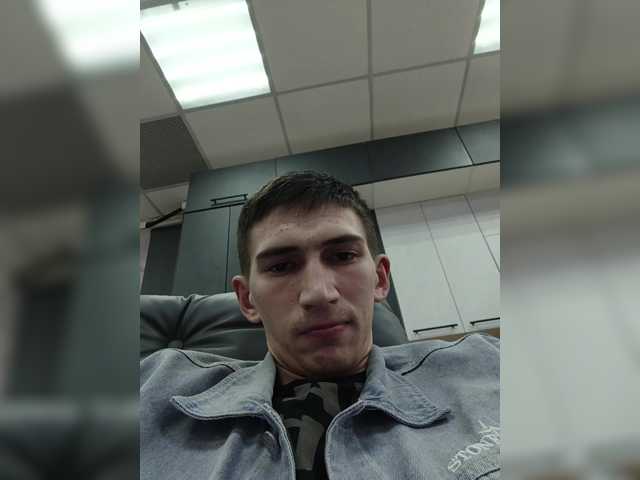 Live sex webcam photo for Kim4ik-1 #291057876