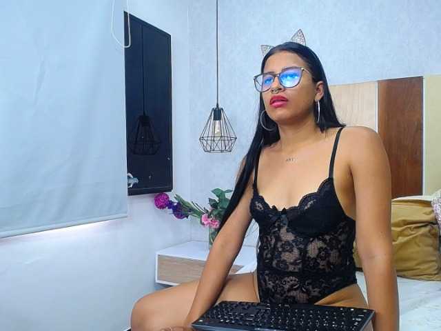 Live sex webcam photo for KimBlacke #274606160