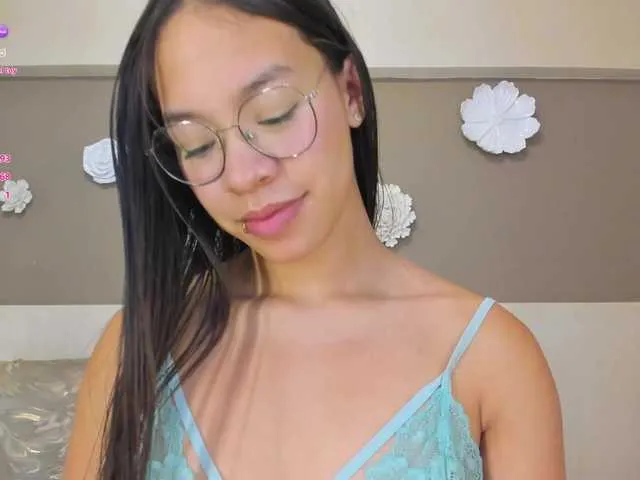 Live sex webcam photo for KimHiltton #290729957