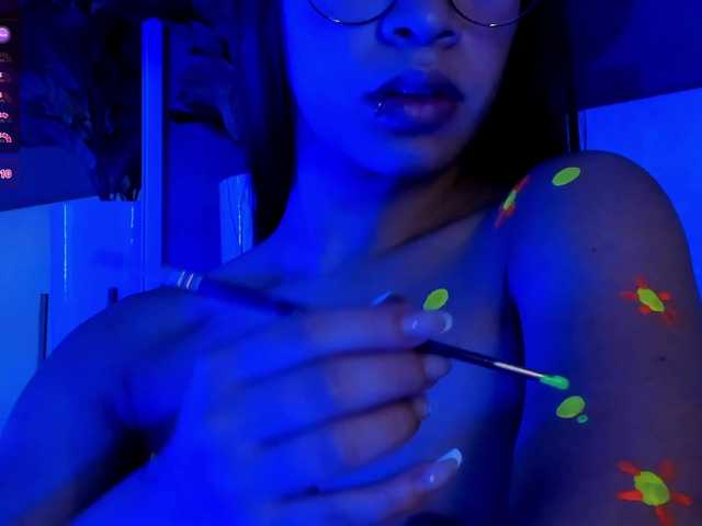 Live sex webcam photo for KimHiltton #291312073