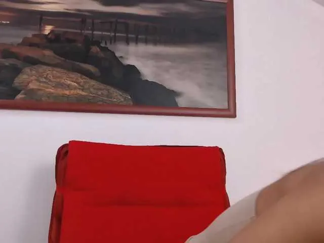 Live sex webcam photo for KimIvyy #274628362