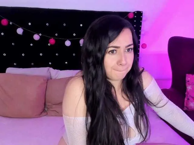 Live sex webcam photo for KimKaliifa #291778803