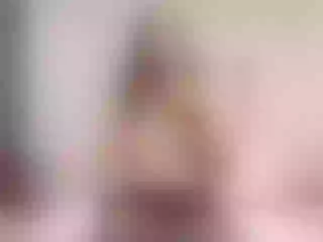 Live sex webcam photo for KimRussell #272613425