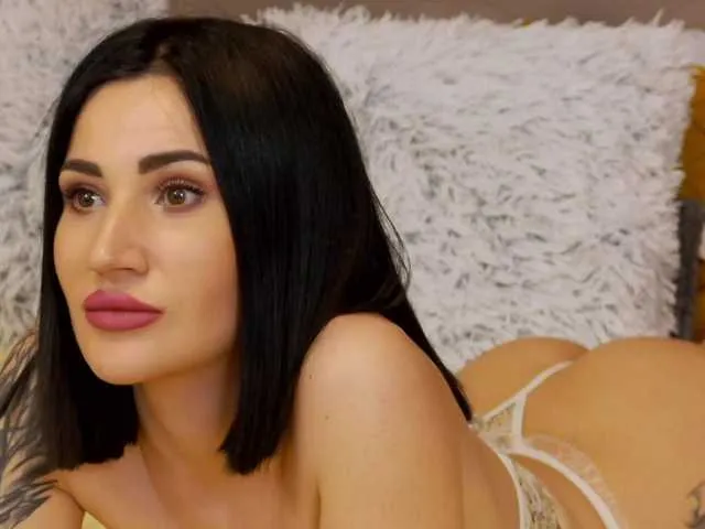 Live sex webcam photo for KimSkye #275675365