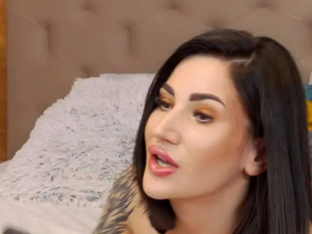 Live sex webcam photo for KimSkye #275900560