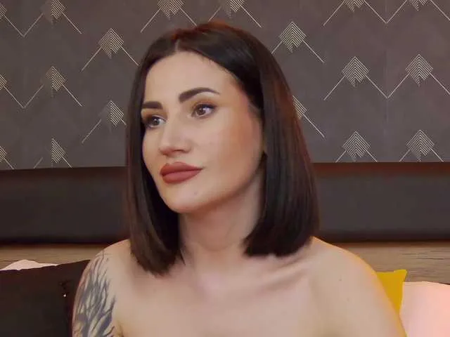 Live sex webcam photo for KimSkye #277708481