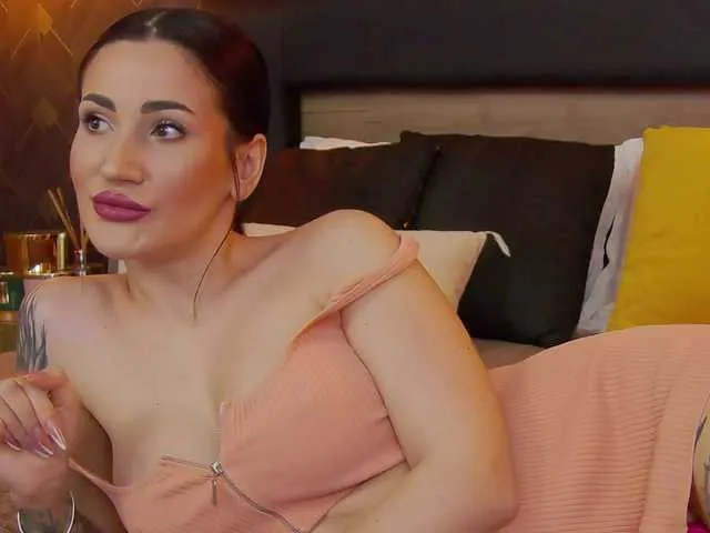 Live sex webcam photo for KimSkye #277810650