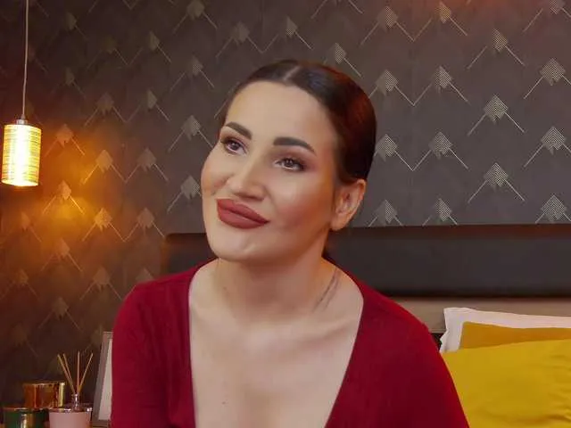 Live sex webcam photo for KimSkye #277900152