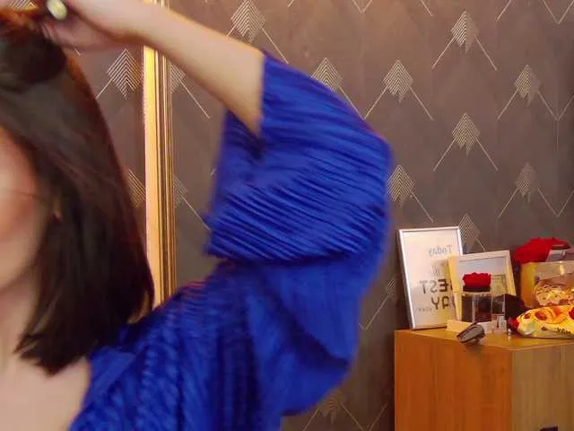 Live sex webcam photo for KimSkye #277925034