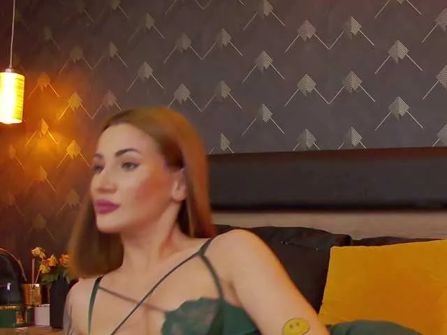 Live sex webcam photo for KimSkye #278099849