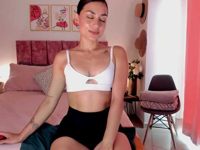 Live sex webcam photo for KimSummer #290992942