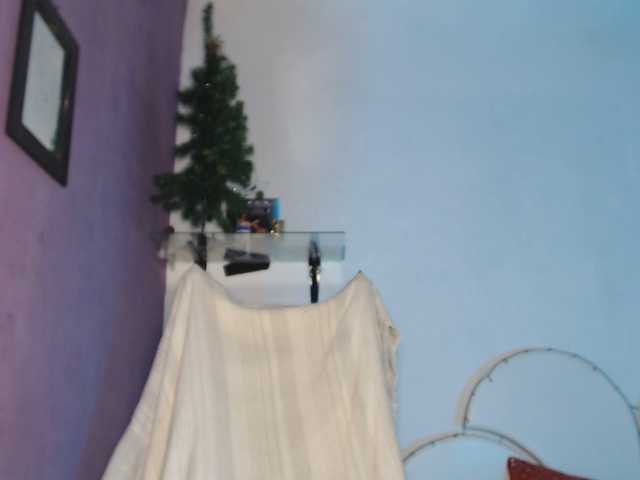 Live sex webcam photo for KimThiery #289517260