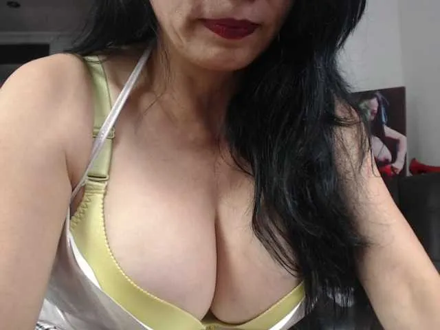 Live sex webcam photo for KimberlyBirdm #273114517