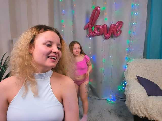 Live sex webcam photo for KimberlyHoffm #271992922