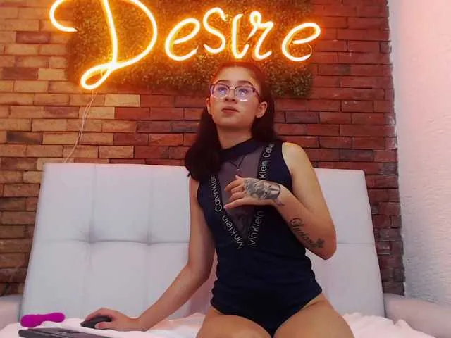 Live sex webcam photo for KimberlyJacks #273785401