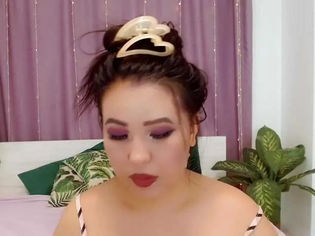 Live sex webcam photo for Kimethea4 #274125690