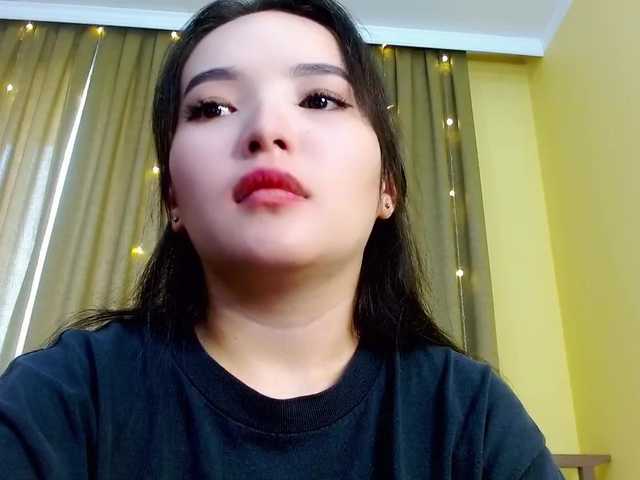 Live sex webcam photo for KimiAi #276184562