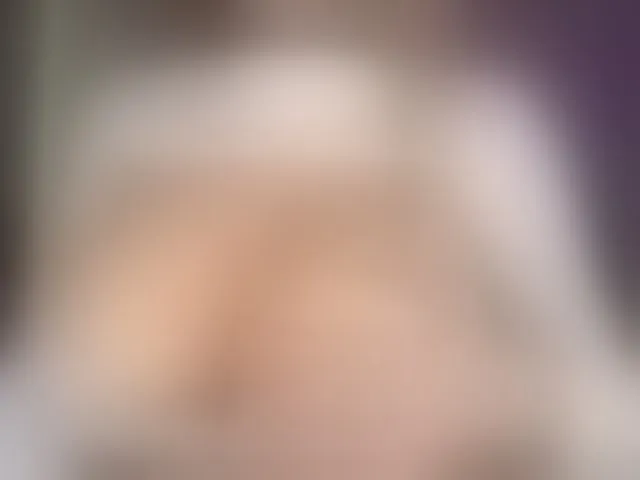 Live sex webcam photo for KimikoChandronnait #293561442