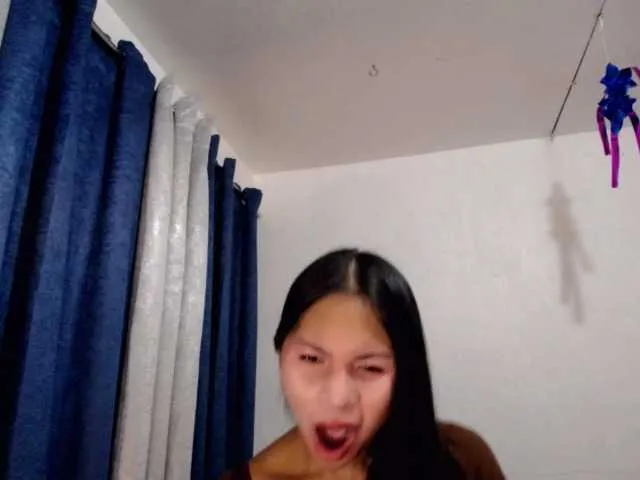 Live sex webcam photo for Kimjee #276882757