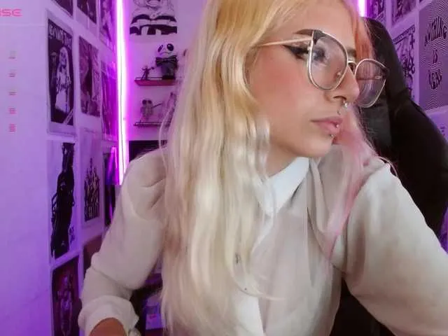 Live sex webcam photo for KimmBecker #277807008