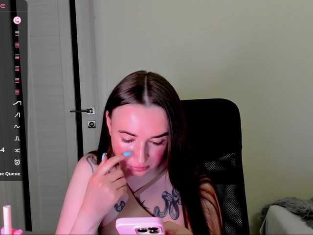 Live sex webcam photo for Kimmber #291730320