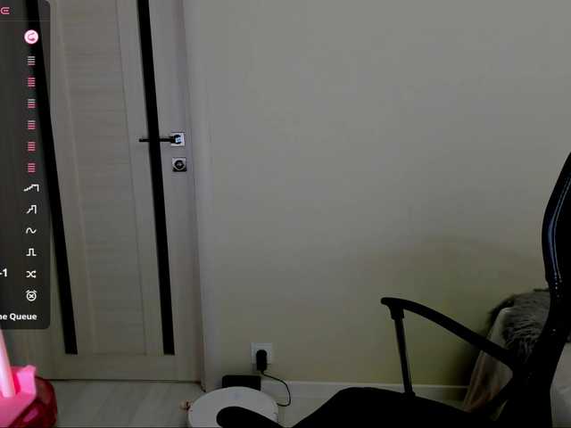 Live sex webcam photo for Kimmber #292428229