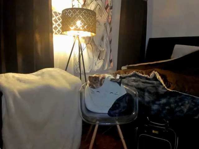 Live sex webcam photo for Kimmiakiss22 #275932081