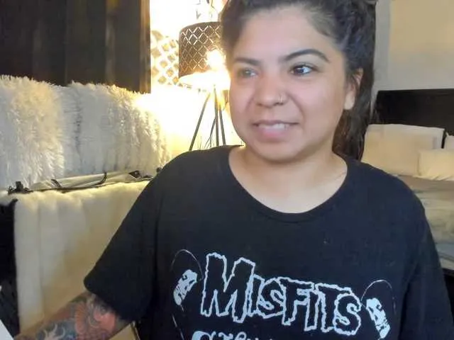 Live sex webcam photo for Kimmiakiss22 #276045332