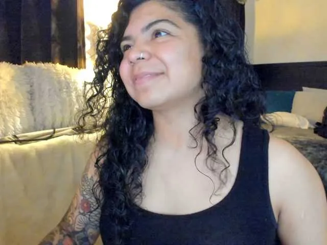 Live sex webcam photo for Kimmiakiss22 #276054344