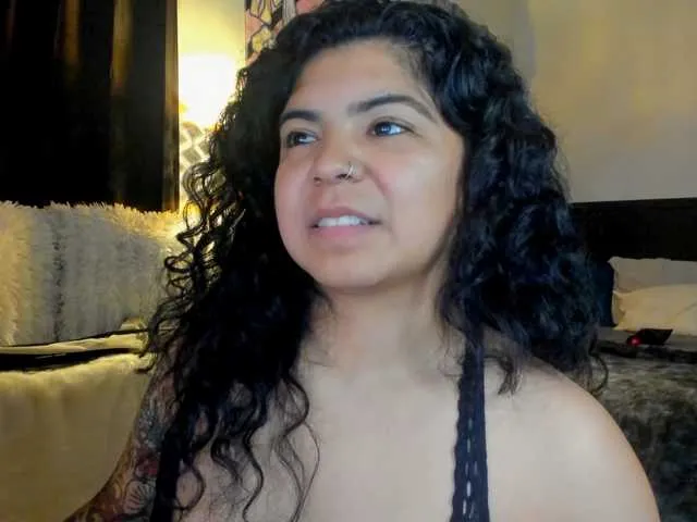 Live sex webcam photo for Kimmiakiss22 #276091570