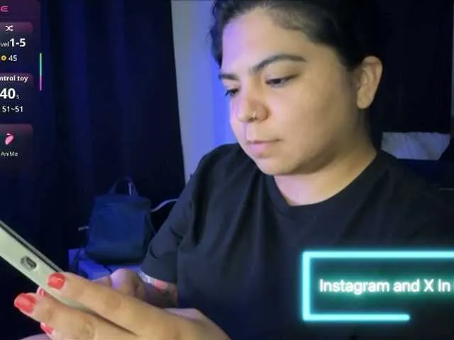 Live sex webcam photo for Kimmiakiss22 #292063644