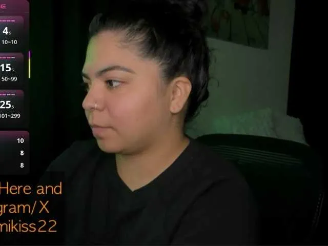 Live sex webcam photo for Kimmiakiss22 #292158963