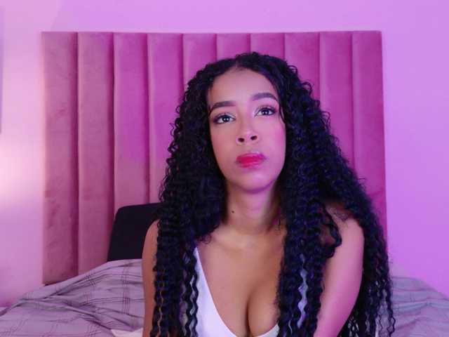Live sex webcam photo for Kimmiie #294002213