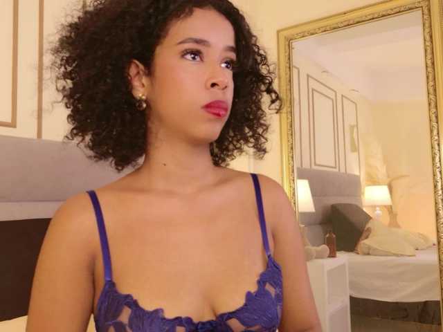 Live sex webcam photo for Kimmiie #294157665