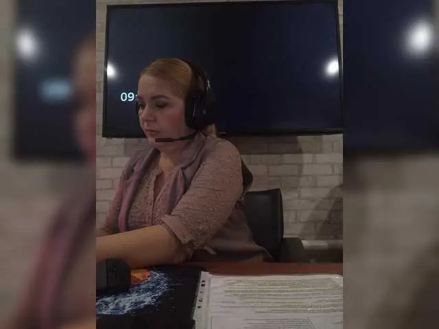 Live sex webcam photo for Kimmmmis #290359395