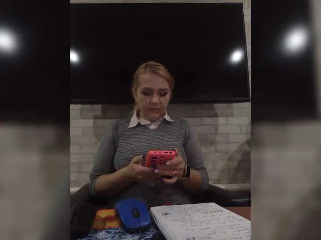 Live sex webcam photo for Kimmmmis #290387093