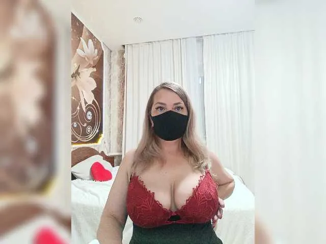 Live sex webcam photo for Kimmmmis #293497164