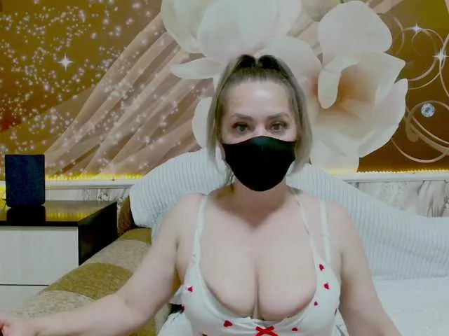 Live sex webcam photo for Kimmmmis #293531631