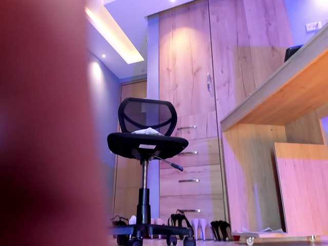 Live sex webcam photo for kimmroggerr #278199422