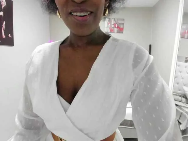 Live sex webcam photo for Kimmturner #291458733