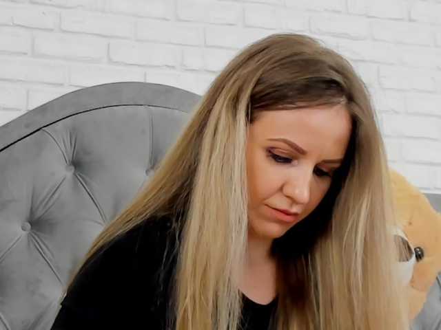 Live sex webcam photo for KimmyMorgan #273132891