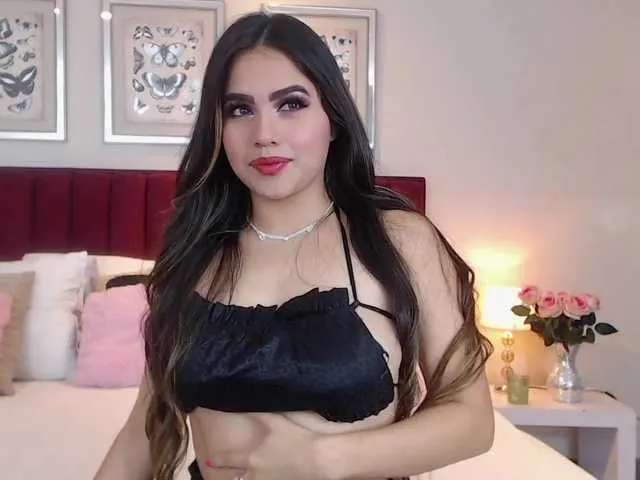 Live sex webcam photo for KimmyTails #273106971
