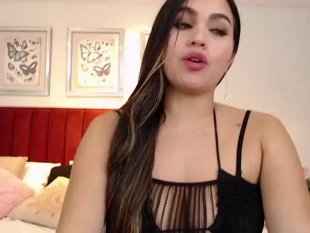 Live sex webcam photo for KimmyTails #274616942