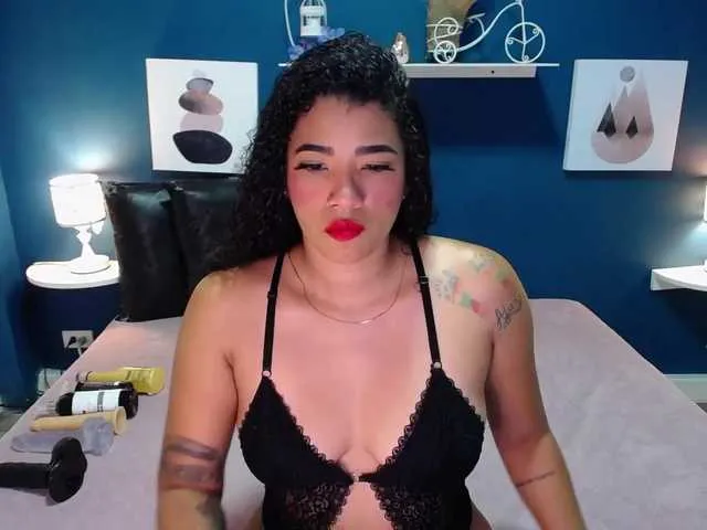 Live sex webcam photo for KimmyySantos #273847338
